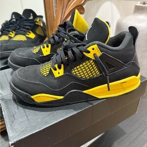 Jordan Kids Black and Yellow Sneakers